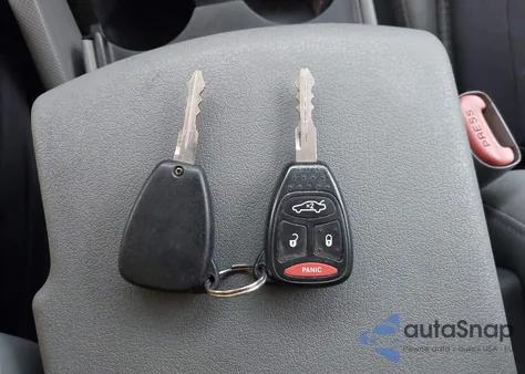 2006 Jeep Commander из США, поврежденный, VIN 1J8HH48K76C229610